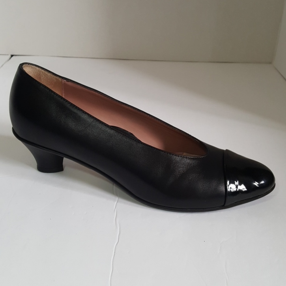 BeautiFeel Women's Black Leather Heels Size: 7.5